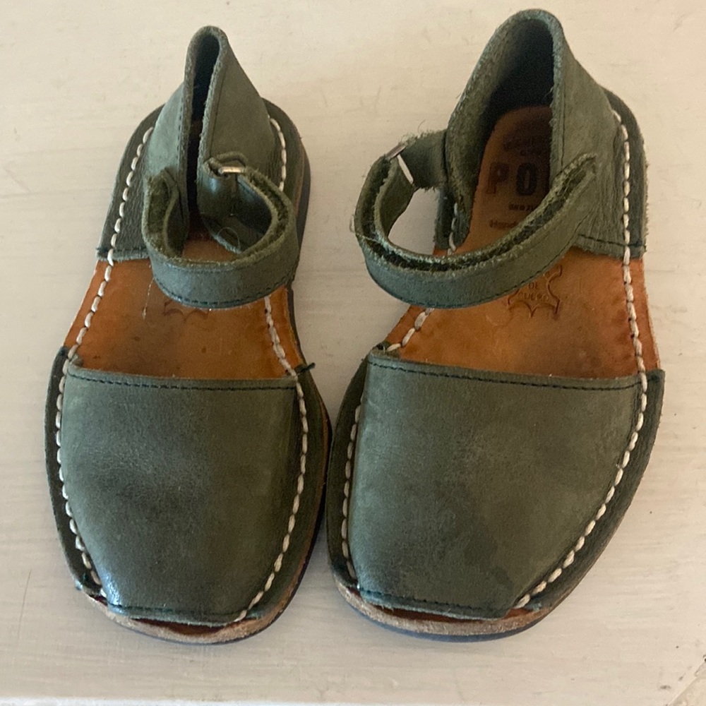 Adorable toddler Pons sandals